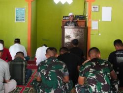 Anggota Satgas TMMD Kodim 0210/TU Sholat Jum’at Bersama Warga Untuk Tingkatkan Iman dan Taqwa