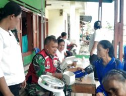 Tim Kesehatan TMMD Ke 129 Bantu Posyandu Cek Kesehatan Warga Lansia di Desa Sijarango