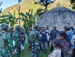 Duka Satu Orang, Jadi Duka Torang Semua” Satgas Yonif 645/GTY Pos Kurima Melayat ke Warga Kampung Hoguma Distrik Kurima