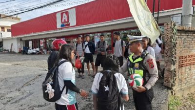 Kasat Lantas Polres Toba Sapa Pelajar dan Ajak Pelajar Jadi Pelopor Keselamatan Berlalu Lintas