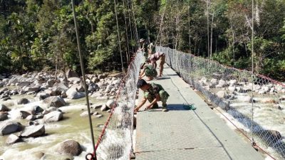 Satgas Bakti TNI Mulai Renovasi Jembatan Beton Sungai Lembara, Perkuat Akses Warga di Humbahas