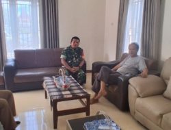 Melalui Komsos, Danramil 16/Laguboti Bangun Komunikasi dan Jalin Silaturahmi di Kediaman Parmalim