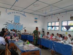 Babinsa Serka B Sinambela Kawal Penyaluran Program MBG di SMAN 1 Laguboti 
