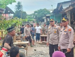 Kapolres Simalungun Tinjau Lokasi Banjir Pasar Bawah, Pastikan Bansos dan Dapur Umum Segera Didirikan