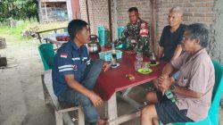 Melalui Komsos, Babinsa Koptu J Pangaribuan Ciptakan Kebersamaan dengan Warga Desa Aruan