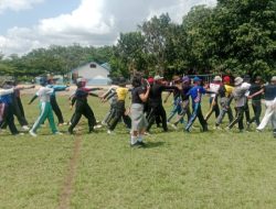 Babinsa Latih Paskibraka Tingkat Kecamatan Laguboti Sambut HUT RI ke 81