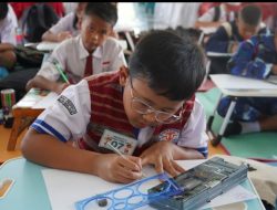 46 Pelajar SD Toba Tuangkan Kreativitas dalam Lomba Lukis Hari Anak Nasional