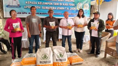 Dukung Program Ketahanan Pangan, Anggota DPRD Sumut Makmur Marpaung Salurkan Bantuan Bibit Jagung Ratusan Kilo ke Toba