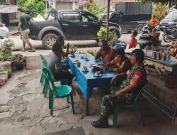 Canda Tawa Babinsa Bersama Warga Binaan Lewat Komsos