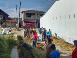 Pemuda Batak Bersatu Kecamatan Sumbul Berkolaborasi dengan TNI Gelar Pembersihan Massal Sambut HUT Korem 023/KS dan HUT Ke-81 Kemerdekaan RI