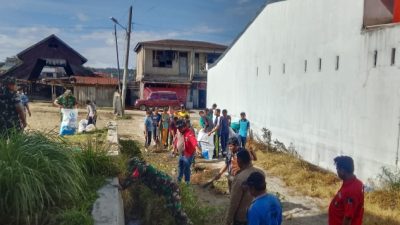 Pemuda Batak Bersatu Kecamatan Sumbul Berkolaborasi dengan TNI Gelar Pembersihan Massal Sambut HUT Korem 023/KS dan HUT Ke-81 Kemerdekaan RI