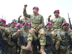 Kasad Dikukuhkan Sebagai Warga Kehormatan Korps Marinir TNI AL