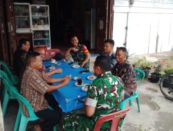 Babinsa Komsos bersama Warga Masyarakat 