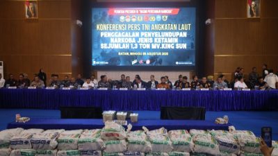 KRI Kerambit-627 Tangkap Kapal Diduga Bermuatan Narkoba Seberat 1,3 Ton Dengan Taksiran Senilai 2,6 Triliun Rupiah 