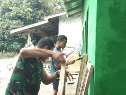 Pembangunan RTLH TMMD Ke 129 Kodim 0210/TU Tahap Pemasangan Daun Pintu dan Jendela 