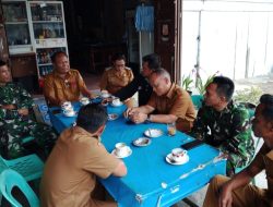 Babinsa Komsos Jalin Komunikasi dengan Pegawai Kecamatan Laguboti