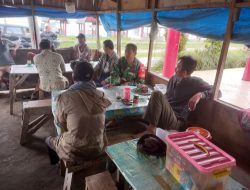 Melalui Komsos, Babinsa Ajak Warga Binaan Cegah Karhutla