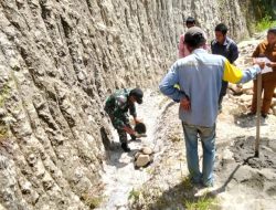 Babinsa Koramil 17/Balige Hadiri Peletakan Batu Pertama Pembangunan Drainase di Dusun II Desa Tangga Batu Barat