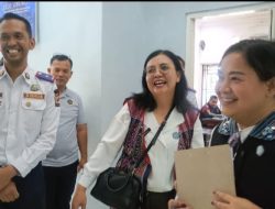 Sambut Hari Kemerdekaan, Ketua TP PKK Toba Turun Langsung Nilai Kebersihan Setiap OPD