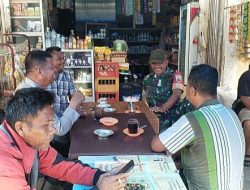 Babinsa Jalin Kebersamaan dengan Warga Desa Pintubosi Lewat Komsos