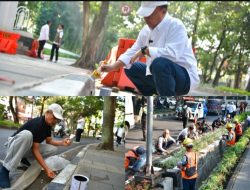 Sambut HUT ke-81 Kemerdekaan RI, Sekda Herman dan Para Pegawai Gedung Sate Gorong-royong Membersihkan Lingkungan