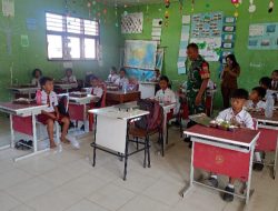Babinsa Serka B Sinambela Kawal Pengawasan Penyaluran Program MBG di SDN Sitoluama Laguboti