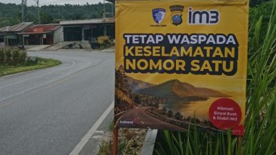 Satlantas Polres Toba Pasang Rambu Di Titik Jalur Rawan, Tekan Resiko Kecelakaan 