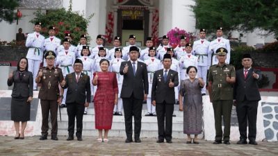 Bupati Toba Kukuhkan 20 Anggota Paskibraka Kabupaten Toba Tahun 2026