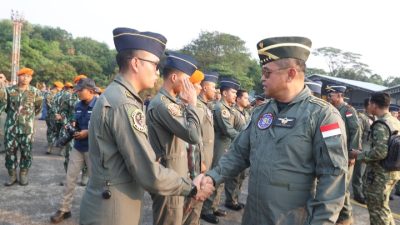 Kasad Apresiasi Penerbang Demo Udara HUT ke-81 RI