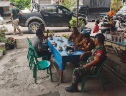 Babinsa Koramil 16 /Laguboti Jalin Silaturahmi dengan Warga Binaan Lewat Komsos