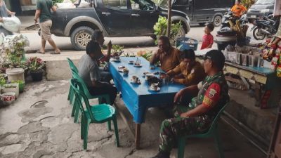 Babinsa Koramil 16 /Laguboti Jalin Silaturahmi dengan Warga Binaan Lewat Komsos