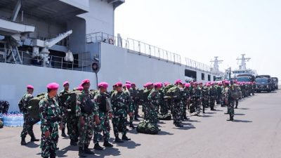 217 Marinir Bergerak Ke Flores Bawa Alat Berat, Kesehatan dan 3 Ton Bantuan Untuk Korban Gempa NTT