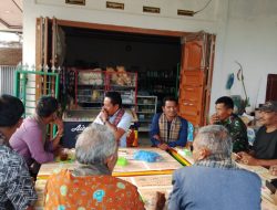 Serda Hutasoit Komsos bersama Warga Sintong Marnipi