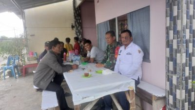 Babinsa Koramil 16/Laguboti Pelda R Siringoringo Ajak Warga Jaga Keamanan dan Kebersihan Lingkungan 