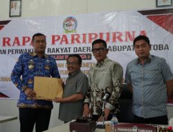 Bupati Toba Sampaikan Nota Jawaban Atas Pandangan Fraksi DPRD Terhadap P-APBD 2026