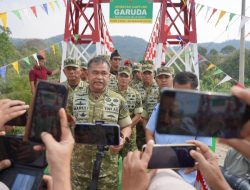 Tinjau Jembatan Gantung Garuda di OKU, Kasad: TNI Harus Jadi Solusi Kesulitan Rakyat!