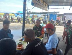 Komsos di Warung Kopi, Babinsa Bincang Santai Bersama Warga