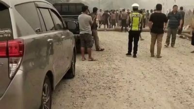 Bupati Kubu Raya Turun Langsung Negosiasi dengan Warga Dusun Tapah Desa Panca Toba 