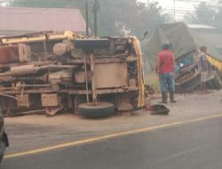 Kecelakaan Truk Akibat Rem Blong Terjadi di Desa Jawa Tengah Kecamatan Sungai Embawang Kubu Raya
