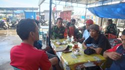 Babinsa Jalin Silaturahmi dengan Warga dan Pantau Wilayah Binaan