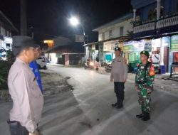 Sinergitas TNI-Polri Gelar Patroli Malam Humanis di Wilayah Kecamatan Parlilitan 