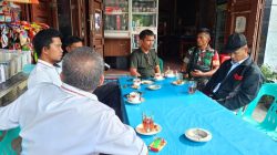 Babinsa Ciptakan Kedekatan Bersama Warga Lewat Komsos 