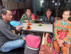 Babinsa Jalin Komunikasi Sosial dengan Warga Binaan di Warung Kopi