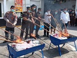 Kajari Toba Musnahkan Barang Bukti dari 50 Perkara Pidana yang Berkekuatan Hukum Tetap