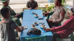 Babinsa Ajak Warga Peduli Kebersihan Lingkungan Sekitar