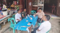 Babinsa Jalin Silaturahmi dan Kebersamaan dengan Warga Pasar Laguboti 