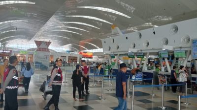 Kapolresta Deli Serdang terus pantau situasi Bandara Kualanamu Pasca Pembatalan Penerbangan, Situasi Tetap Aman Dan Kondusif