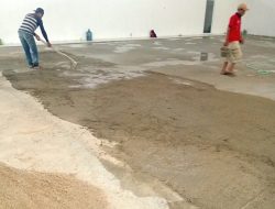 Progres Pembangunan KDKMP di Desa Matio Balige Tahap Plester Lantai Hardener dan Progres Capai 95,86 Persen 