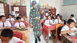 Babinsa Aktif Monitoring Pengawasan Penyaluran Program MBG di SDN Sitoluama Laguboti