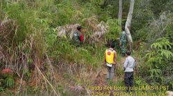 Babinsa Patroli dan Sosialisasi Karhutla di Desa Aek Bolon Julu 